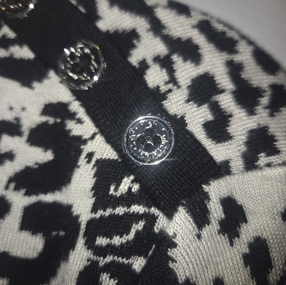 Calvin Klein Womems Animal Print Sweater. EUC Size M - Picture 4 of 8